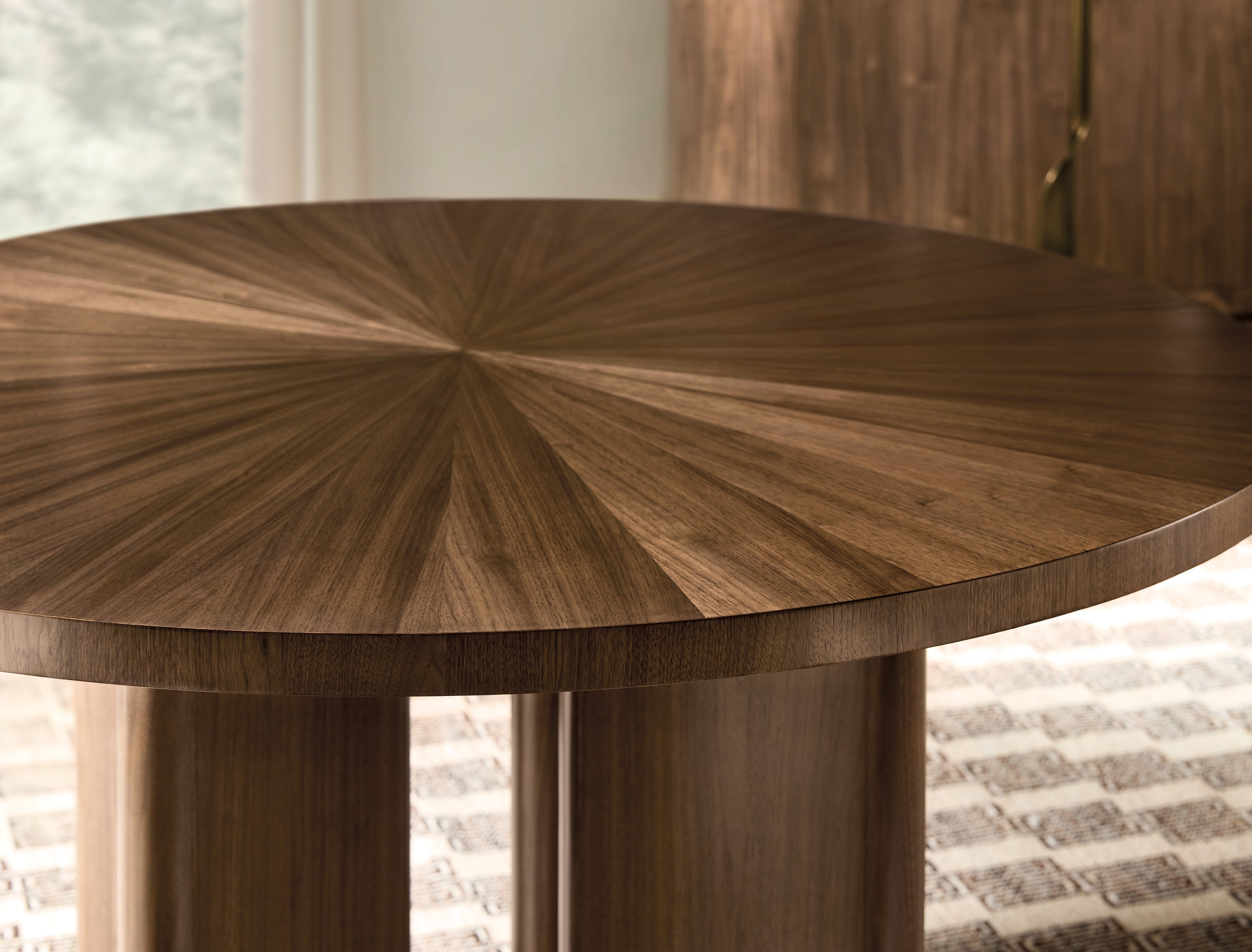 Hooker Furniture Eleana Round Dining Table with One 20-inch Leaf in Light Caramel/Sunlit Bronze