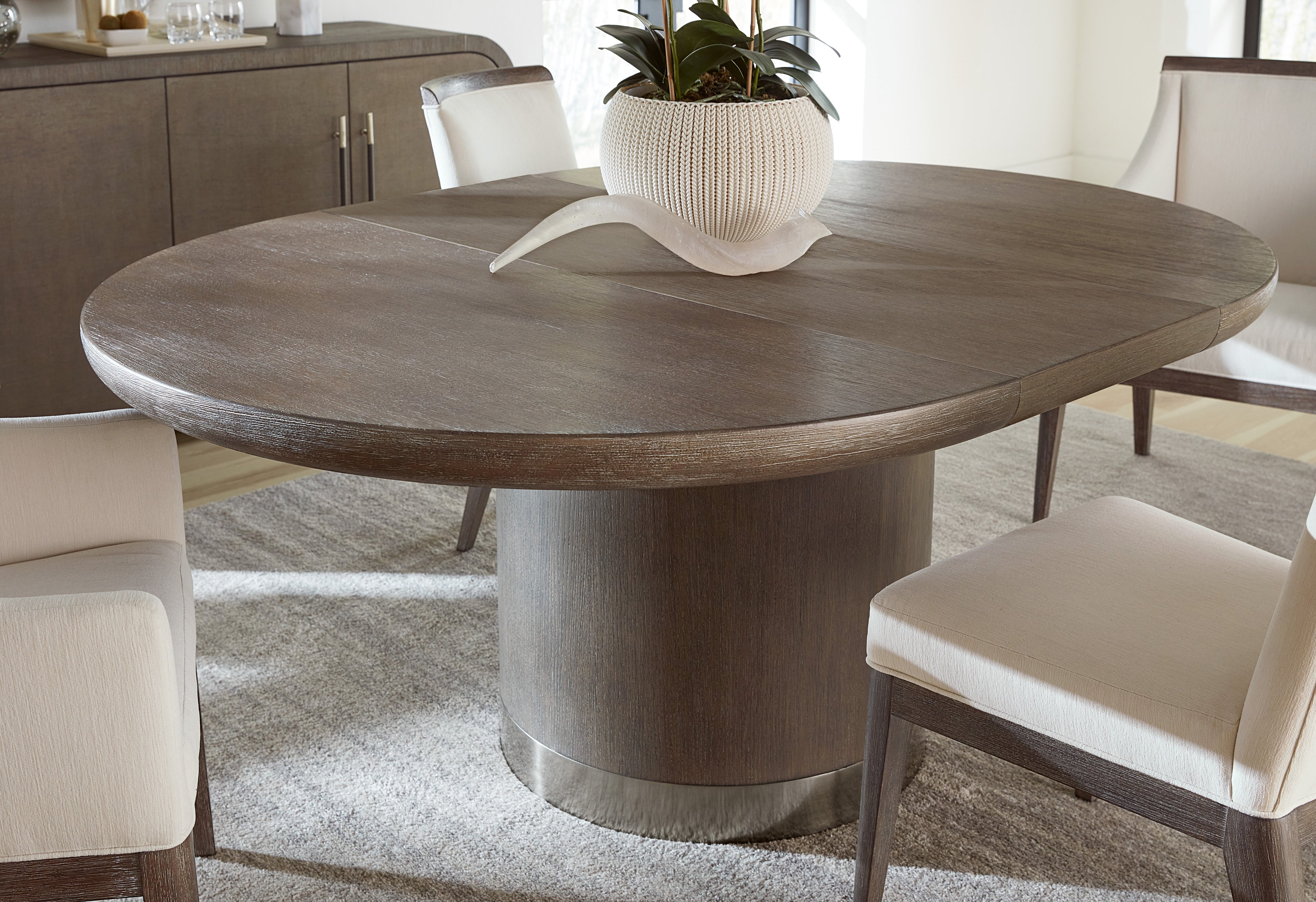 Hooker Furniture Modern Mood Round Dining Table with 1-18in Leaf