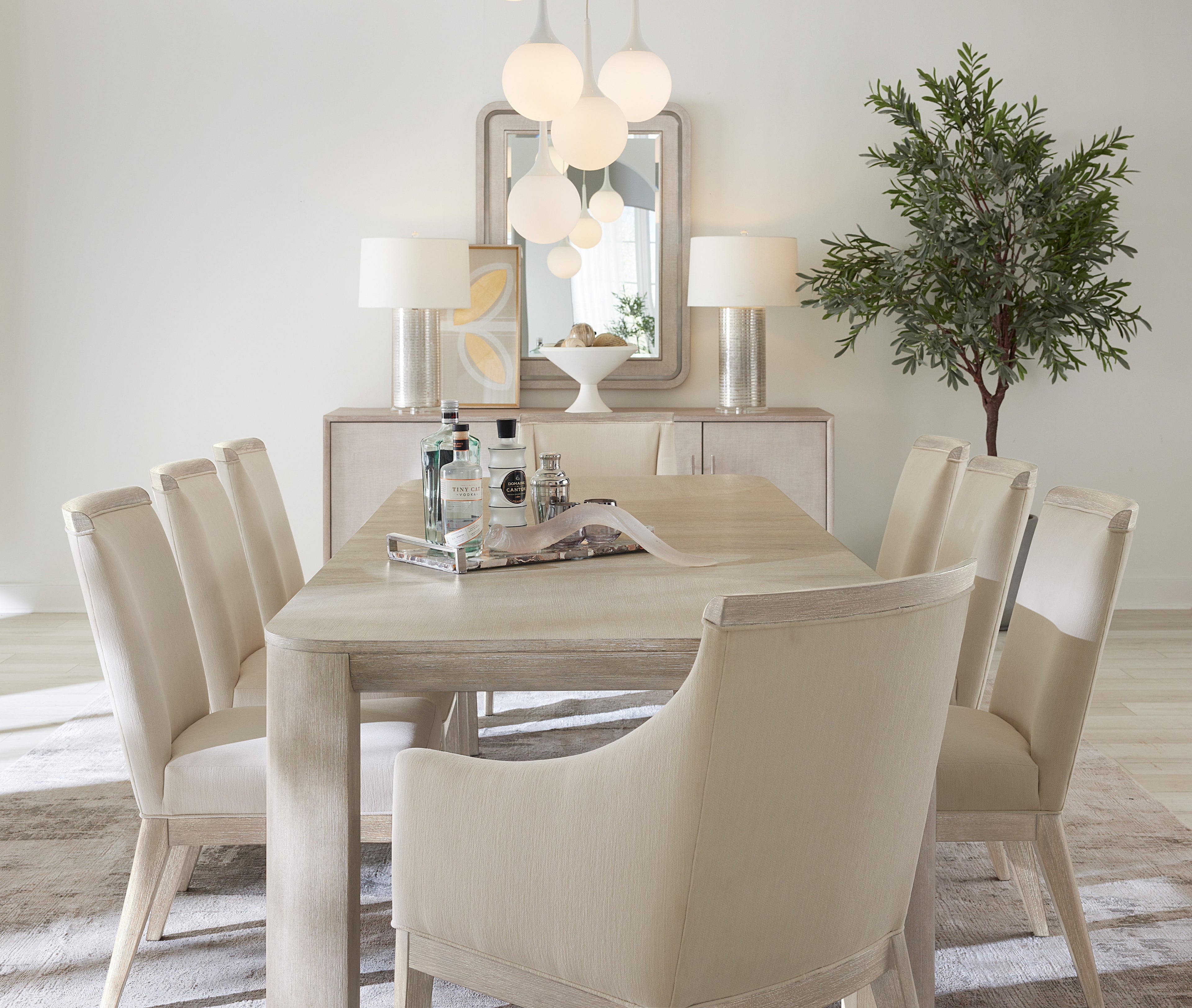 Hooker Furniture Modern Mood Leg Dining Table with 1-24in Leaf in Diamond