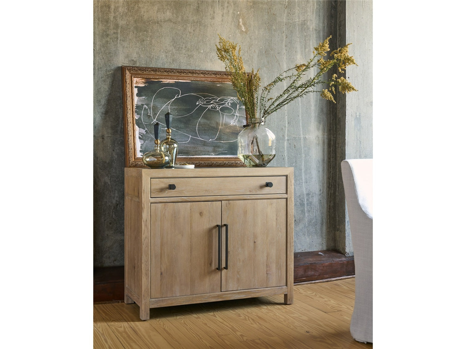 Universal Furniture Griffith Park Bar Cabinet in Canyon